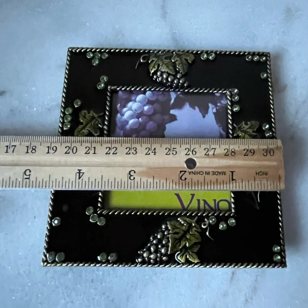 Vintage enamel grape design picture frame for 3”c3” photo
